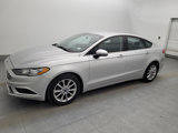 Used 2017 Ford Fusion SE w/ Fusion SE Technology Package image 2