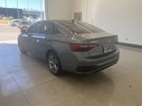 Certified 2024 Volkswagen Jetta SE w/ Panoramic Sunroof Package image 3