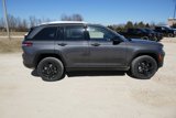 New 2025 Jeep Grand Cherokee Altitude image 3