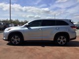 Used 2018 Toyota Highlander LE image 2