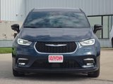 New 2025 Chrysler Pacifica Select image 2