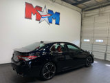 Used 2018 Toyota Camry XSE image 3