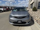 Used 2018 Chrysler Pacifica Touring-L w/ Tire & Wheel Group image 2
