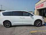 Used 2018 Chrysler Pacifica Limited w/ Tire & Wheel Group image 3