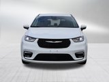 Used 2023 Chrysler Pacifica Touring-L image 2