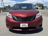 Used 2015 Toyota Sienna L image 6