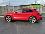 Used 2024 Porsche Macan image 2