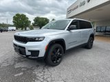 Used 2023 Jeep Grand Cherokee L Laredo image 3