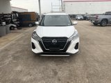 Used 2022 Nissan Kicks SV image 2