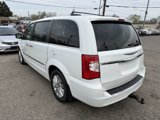 Used 2014 Chrysler Town & Country Limited w/ Luxury Group image 3