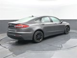 Used 2019 Ford Fusion SE image 2
