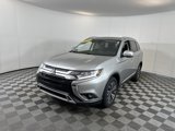 Used 2020 Mitsubishi Outlander SE image 2