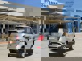 Used 2022 Chevrolet Trax LT w/ LT Convenience Package image 5