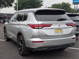 Used 2022 Mitsubishi Outlander ES image 2