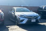 Used 2019 Toyota Camry SE image 2
