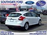 Used 2014 Ford Focus SE w/ SE Winter Package image 2