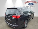 Used 2017 Chrysler Pacifica Platinum image 3