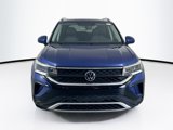 Used 2022 Volkswagen Taos SE image 2