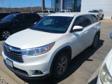 Used 2014 Toyota Highlander LE image 2