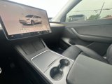 Used 2022 Tesla Model Y Long Range image 5