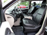 Used 2015 Chrysler Town & Country Touring image 4