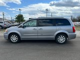 Used 2014 Chrysler Town & Country Touring image 3