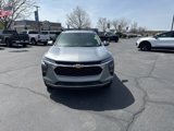 Used 2025 Chevrolet Trax LT w/ Sunroof Package image 2
