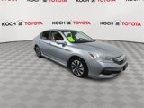 Used 2017 Honda Accord Touring image 2