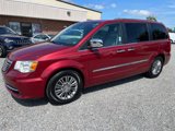 Used 2016 Chrysler Town & Country Touring-L w/ Driver Convenience Group image 2