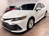 Used 2019 Toyota Camry LE image 2