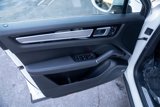 Certified 2022 Porsche Cayenne Platinum Edition image 6