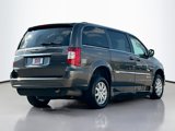 Used 2015 Chrysler Town & Country Touring image 2