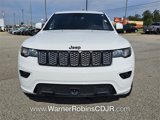 Used 2020 Jeep Grand Cherokee Altitude image 2