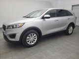 Used 2017 Kia Sorento L image 2