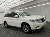 Used 2016 Nissan Pathfinder SV image 3
