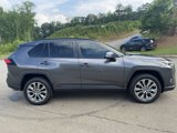 Used 2022 Toyota RAV4 XLE Premium image 6
