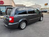 Used 2016 Chrysler Town & Country Touring image 5