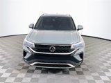 Used 2022 Volkswagen Taos SE image 3