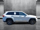 Used 2017 Jeep Grand Cherokee Limited w/ Luxury Group II image 4