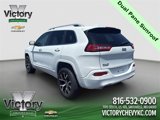 Used 2017 Jeep Cherokee Overland w/ Technology Group image 4