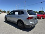 Used 2022 Volkswagen Tiguan SE w/ Panoramic Sunroof Package image 6