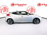 Used 2017 Hyundai Veloster Value Edition image 2