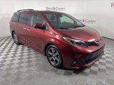 Used 2019 Toyota Sienna SE image 3
