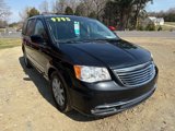 Used 2016 Chrysler Town & Country Touring image 3