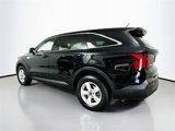 Used 2022 Kia Sorento LX image 5