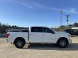 Used 2021 Nissan Titan SV w/ SV Convenience Package image 6