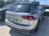 Used 2021 Volkswagen Tiguan SE w/ Panoramic Sunroof Package image 4