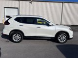 Used 2018 Nissan Rogue SV w/ Premium Package image 4