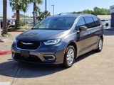 Used 2022 Chrysler Pacifica Touring-L image 3