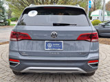 Certified 2022 Volkswagen Taos SE w/ Panoramic Sunroof Package image 5